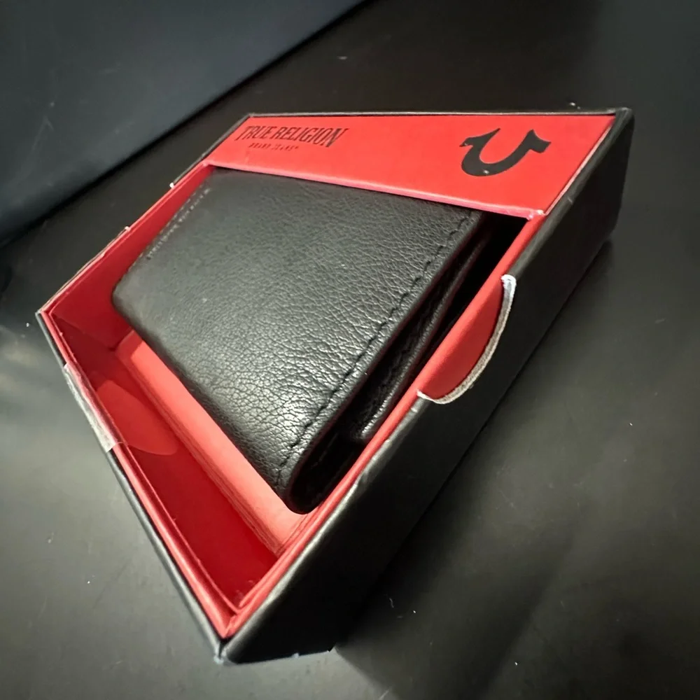 🆕True Religion Trifold Leather Wallet